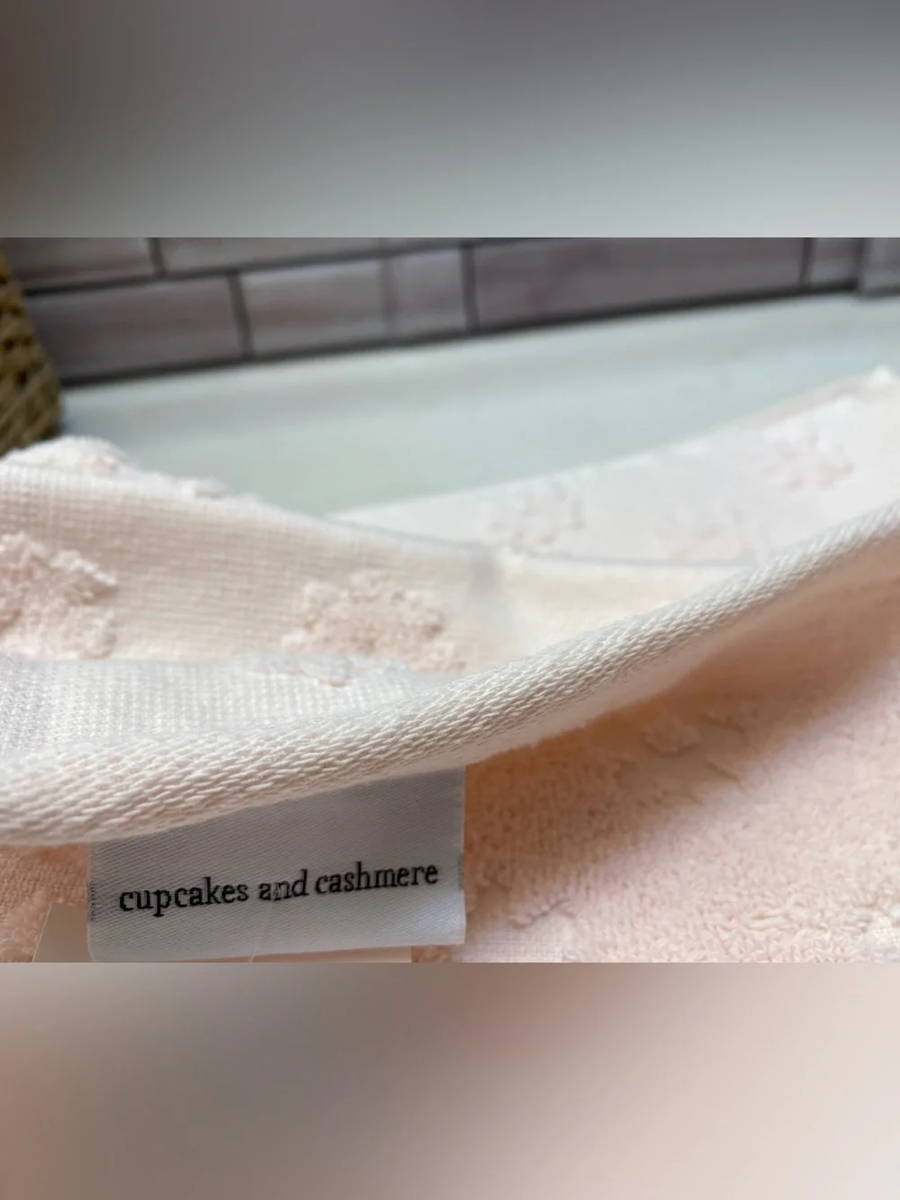 Cupcakes and Cashmere ❤️Baby Pink Flower(2)Hand  &(2) Bath Towel Set NWT